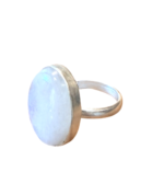 Žiedas su mėnulio akmeniu