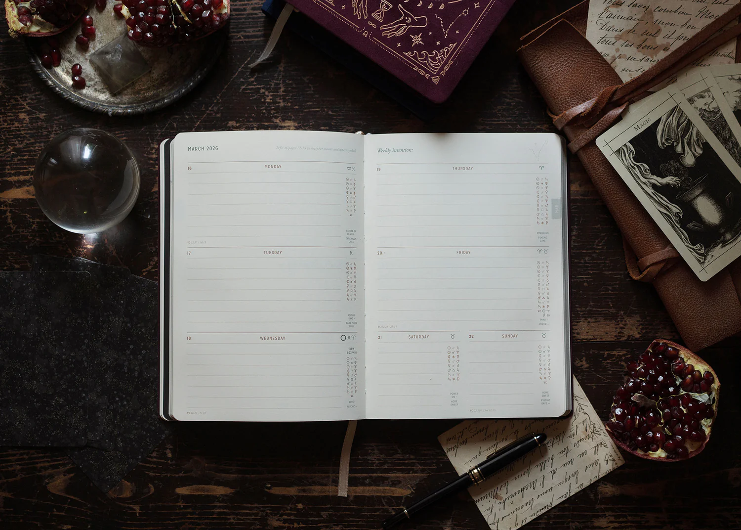 Internal-shots_MarchOverview01_ccdd9114-a56f-4b0b-aac0-0aed46ec2cd3_1500x NAUJA! 2026 metų astrologinė planuotė (juoda) - Image 10