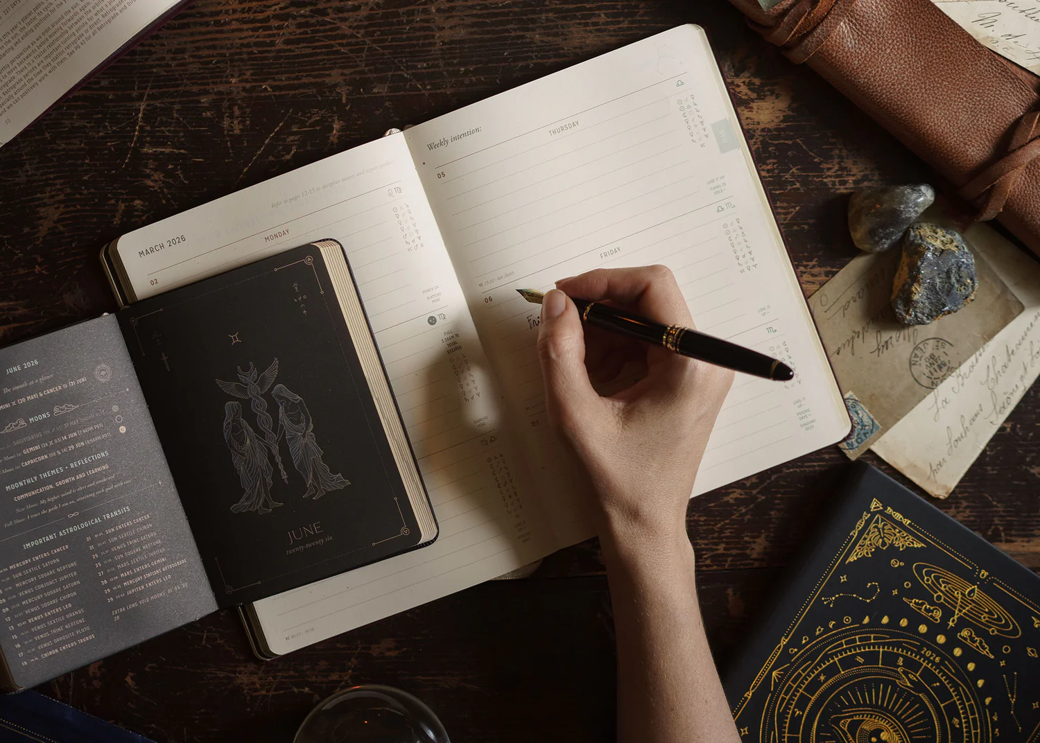 Pen-in-hand_05_1500x NAUJA! 2026 metų astrologinė planuotė (balta) - Image 9