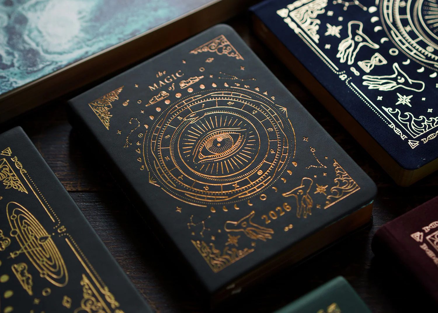 Pocket_01_def531a7-baef-4138-a2ca-5b16902fc469_1500x NAUJA! 2026 m. astrologinis kišeninis planuoklis – juodas - Image 5